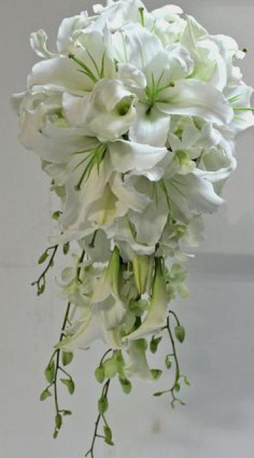 White Lilly orchid bouqet